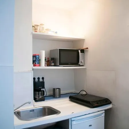 Charming Bright Studio In The Centre Of شقة