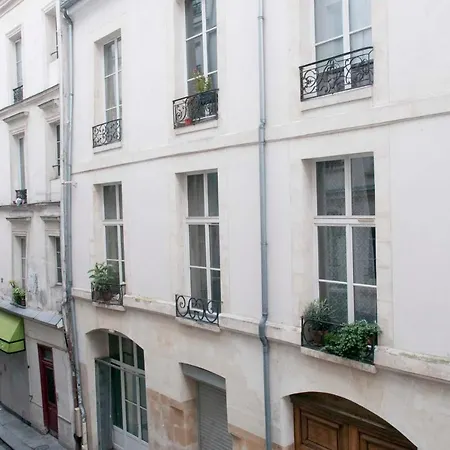 Charming Bright Studio In The Centre Of شقة باريس