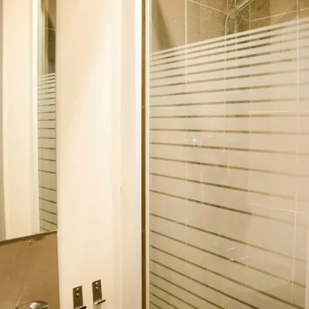 Charming Bright Studio In The Centre Of شقة باريس
