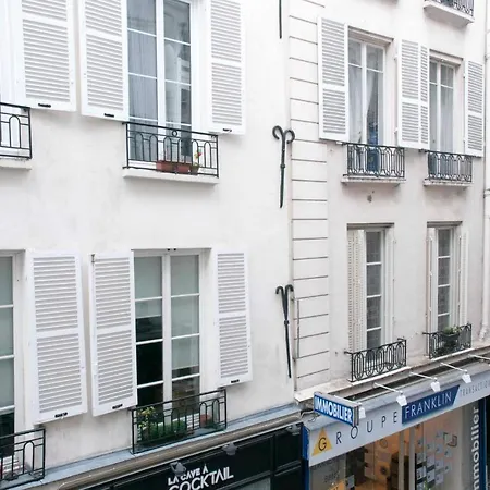 Charming Bright Studio In The Centre Of شقة